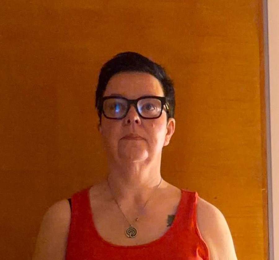 Sirpa edestä kuvattuna kolme kuukautta valmennuksen jälkeen.